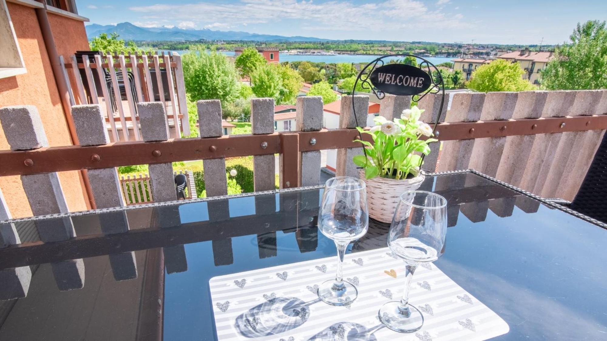 Appartamento Peschiera Пескьера-дель-Гарда Экстерьер фото