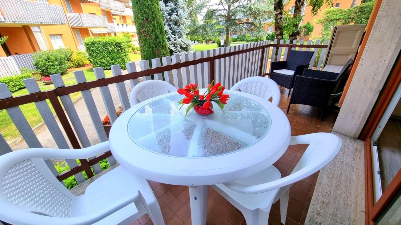 Appartamento Peschiera Пескьера-дель-Гарда Экстерьер фото